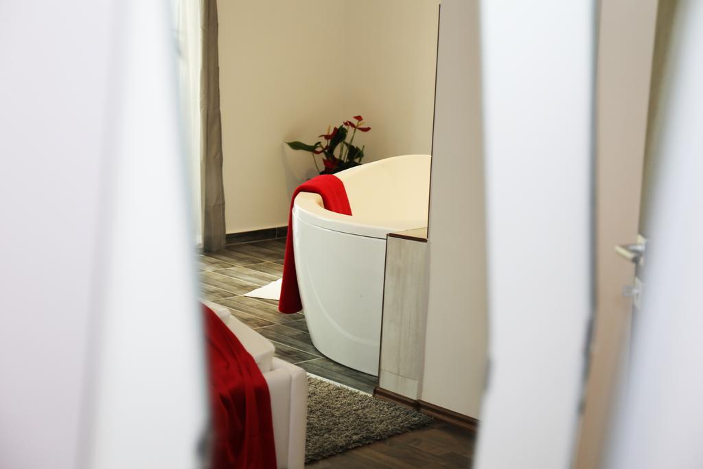 Velnoek Luxus Apartman Makó エクステリア 写真